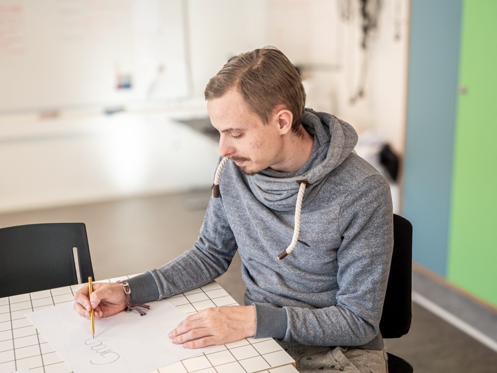 Louie E. Maric Din Designafdeling